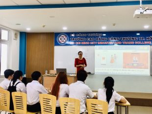 Những Kỹ Năng Được Rèn Luyện Khi Học Ngành Quản Trị Kinh Doanh Xuất Nhập Khẩu