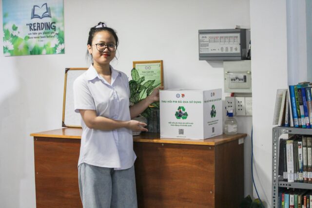 Thùng thu hồi pin đã qua sử dụng tại Thư viện